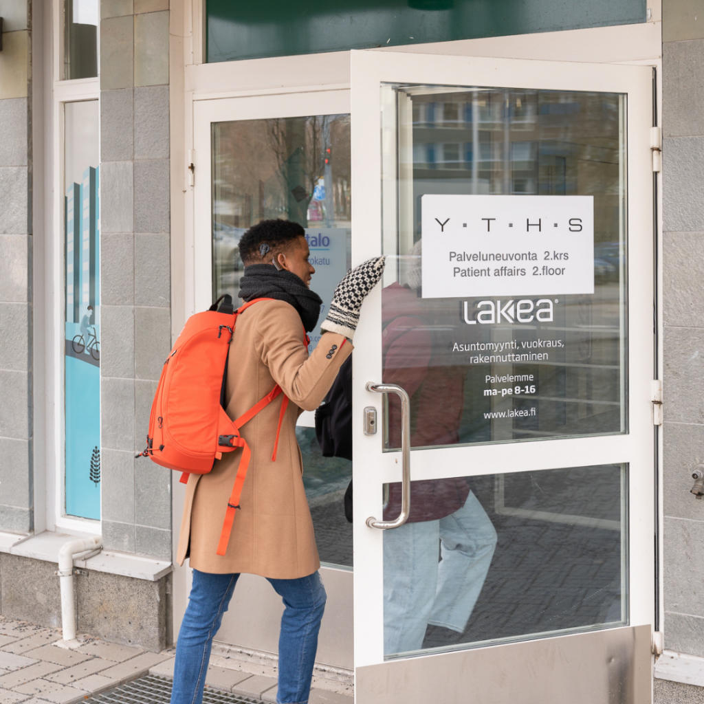 Student walks from the main door to the reception.